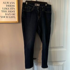 Levi Curvy Skinny Jeans